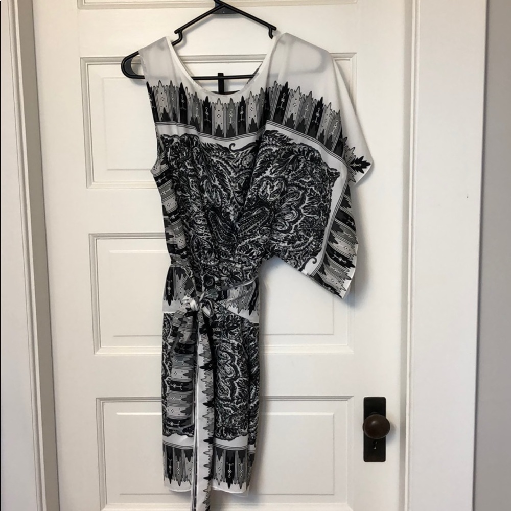 Black and white printed dress
